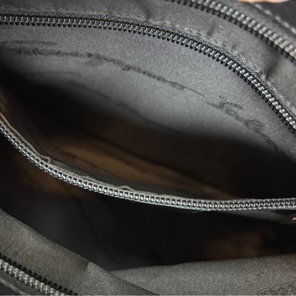 Salvatore Ferragamo EUC vintage suede & leather hobo shoulder bag unique design - Picture 4 of 10